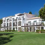 מלון Pine Cliffs Hotel, A Luxury Collection Resort, Algarve אלבופיירה