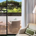 מלון Pine Cliffs Hotel, A Luxury Collection Resort, Algarve