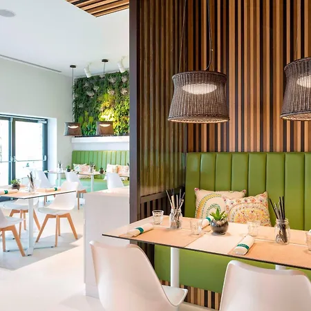 Pine Cliffs Hotel, A Luxury Collection Resort, Algarve فندق البوفيرا