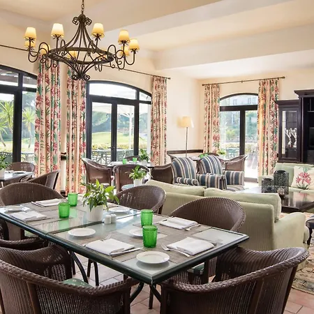 Pine Cliffs Hotel, A Luxury Collection Resort, Algarve البوفيرا
