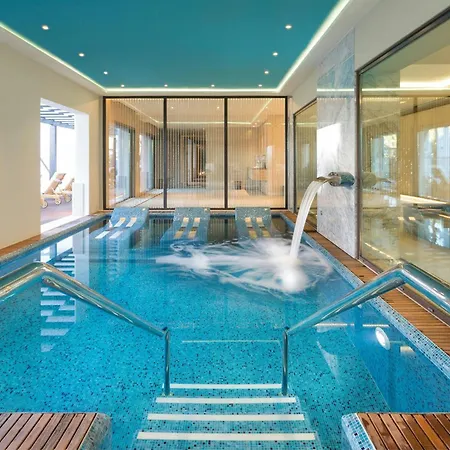 Pine Cliffs Hotel, A Luxury Collection Resort, Algarve אלבופיירה