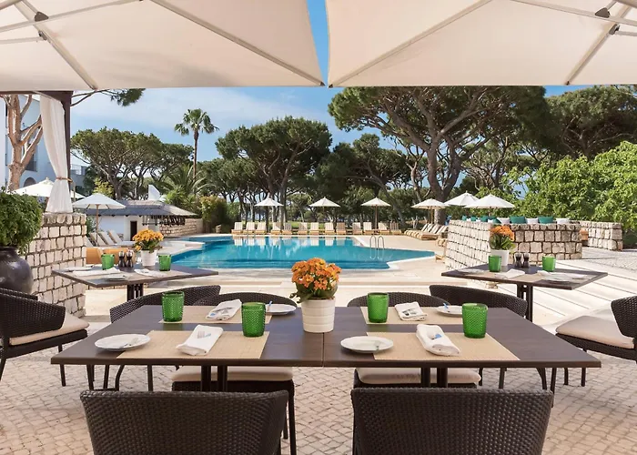 ホテル Pine Cliffs Hotel, A Luxury Collection Resort, Algarve アルブフェイラ