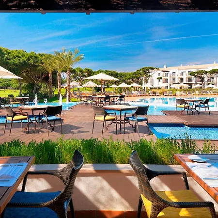 מלון Pine Cliffs Hotel, A Luxury Collection Resort, Algarve אלבופיירה