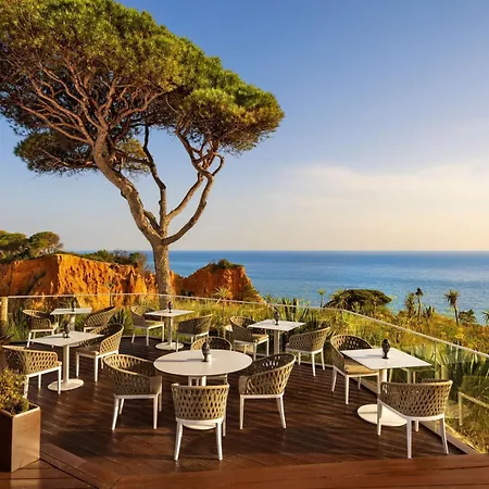 Pine Cliffs Hotel, A Luxury Collection Resort, Algarve מלון אלבופיירה