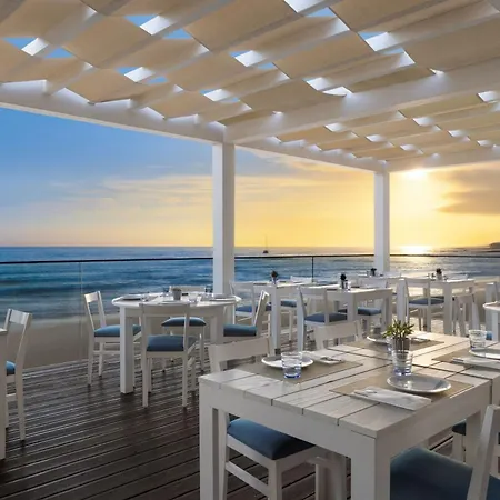Pine Cliffs Hotel, A Luxury Collection Resort, Algarve מלון אלבופיירה