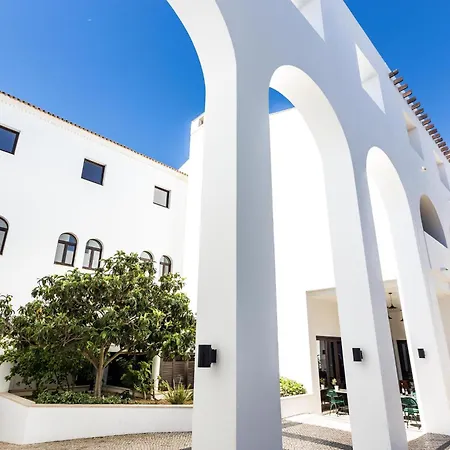 מלון Pine Cliffs Hotel, A Luxury Collection Resort, Algarve אלבופיירה